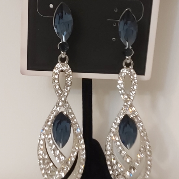 Earrings : Mélanie Lyne - Picture 3 of 6